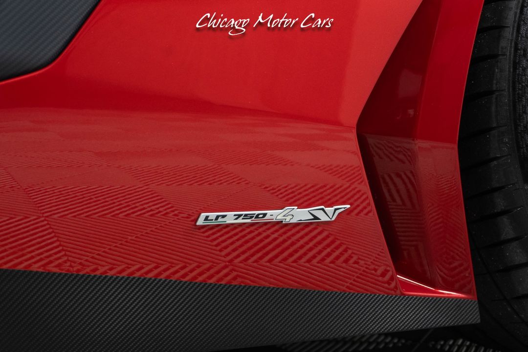 2016 Lamborghini Aventador SV