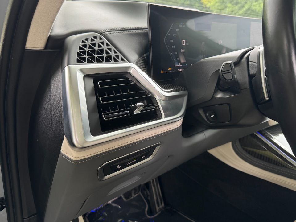 2024 BMW X7