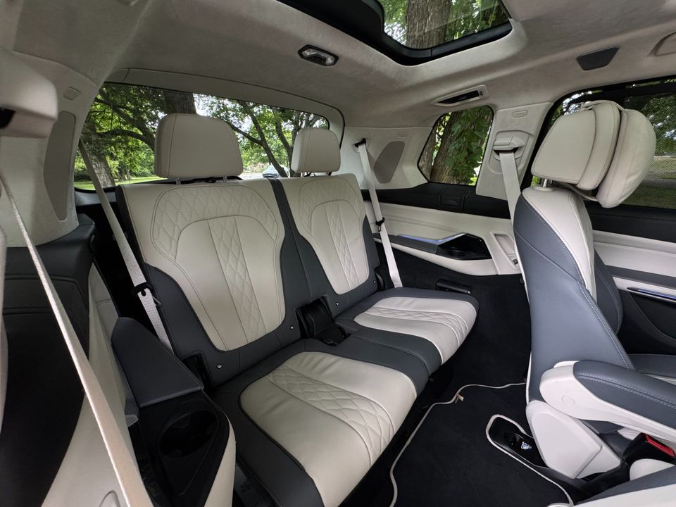 2024 BMW X7