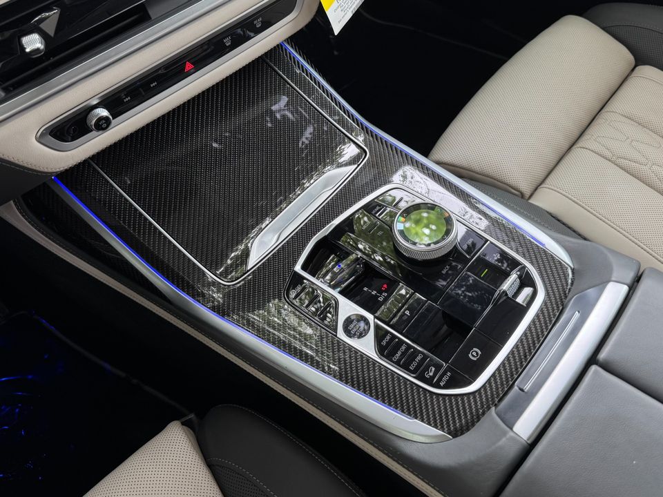 2024 BMW X7