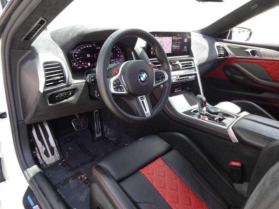 2023 BMW M8
