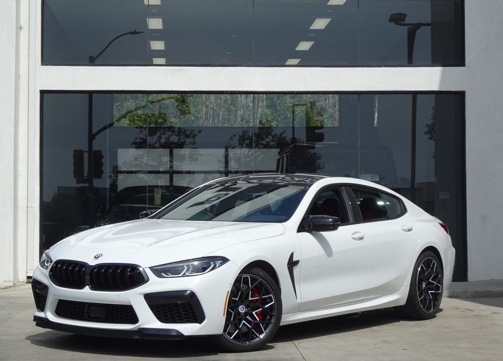 2023 BMW M8