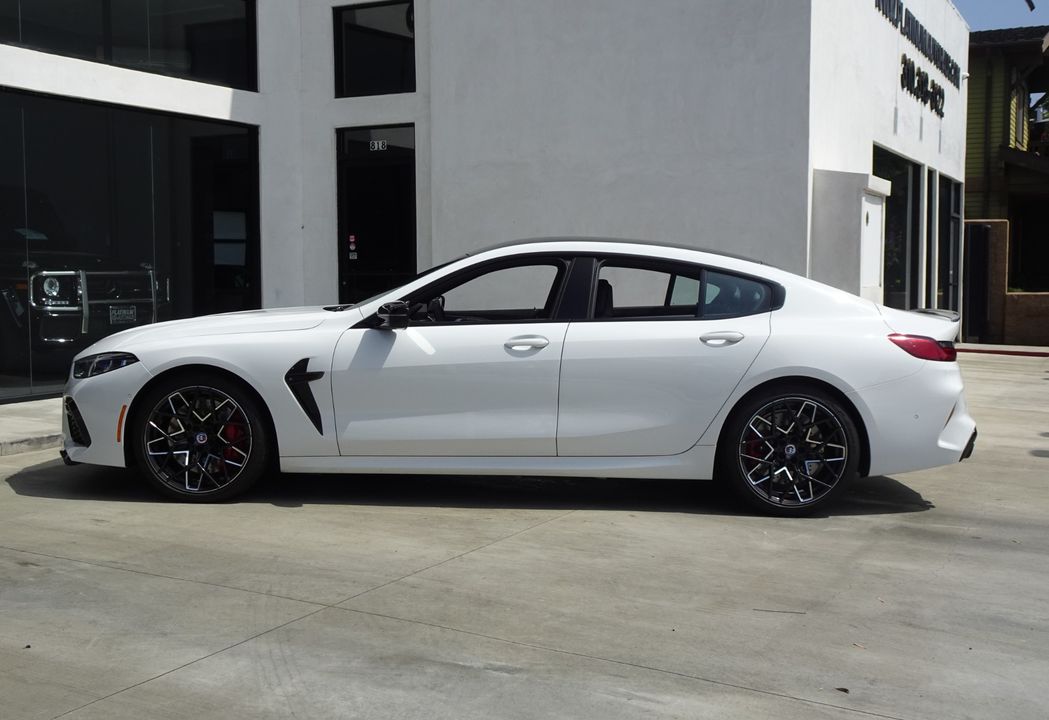2023 BMW M8
