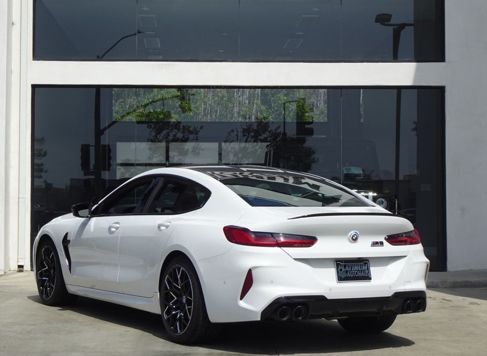 2023 BMW M8