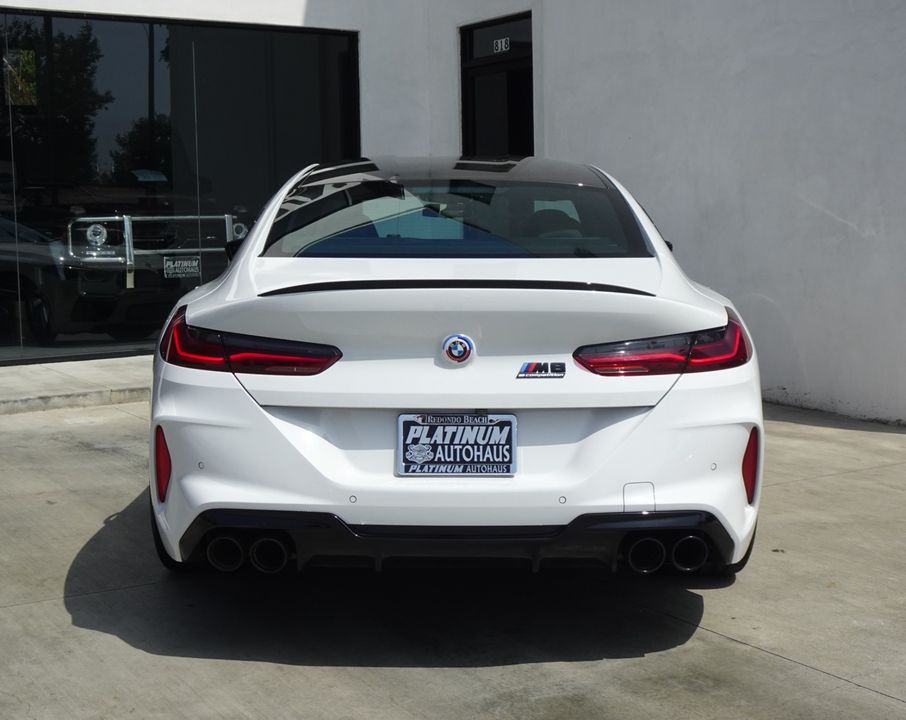 2023 BMW M8