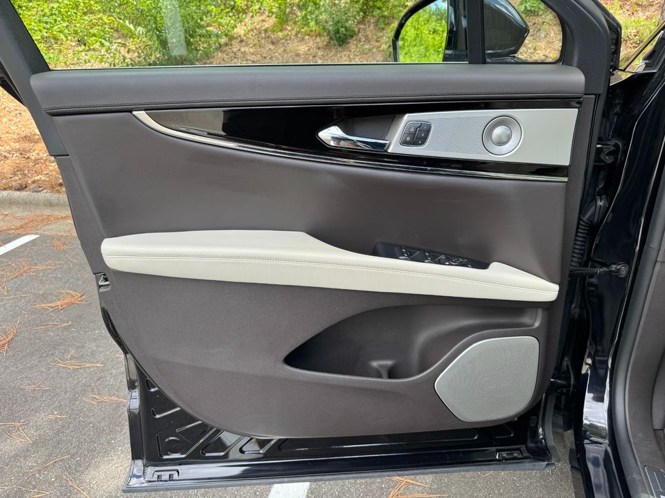 2022 Lincoln Nautilus Black Label