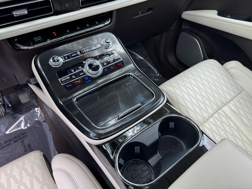2022 Lincoln Nautilus Black Label
