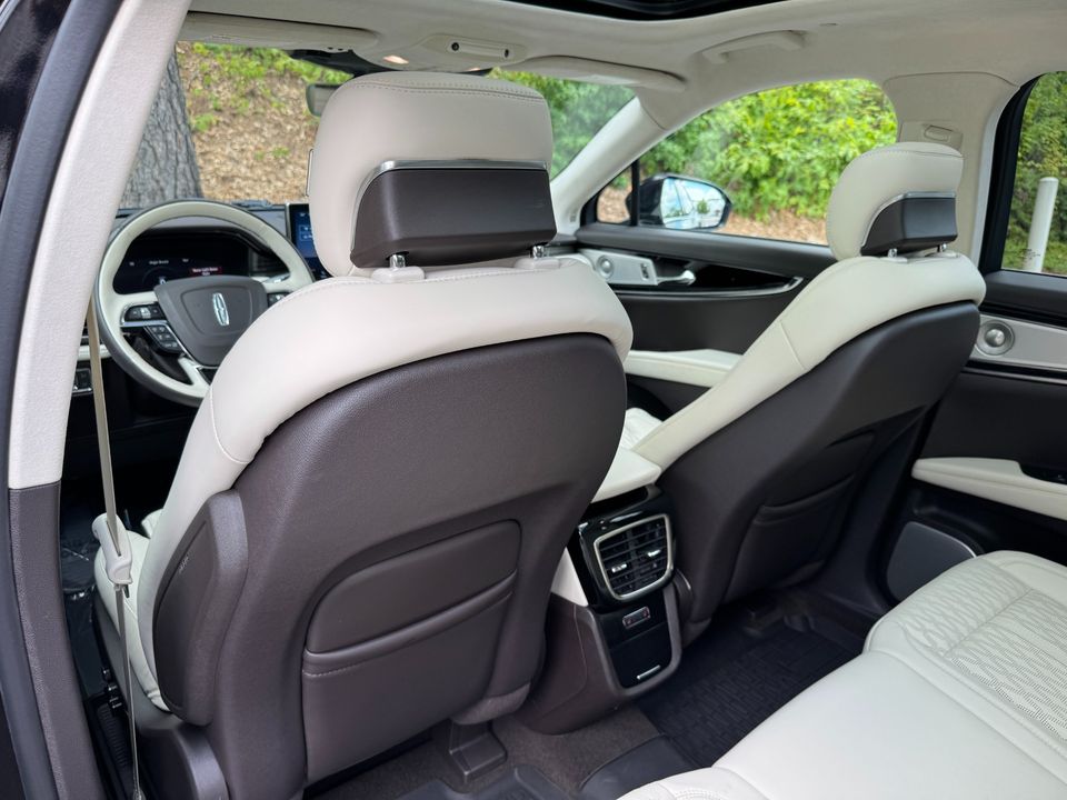 2022 Lincoln Nautilus Black Label