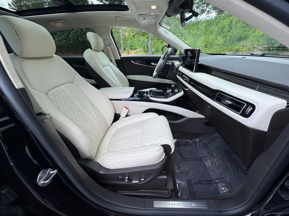 2022 Lincoln Nautilus Black Label