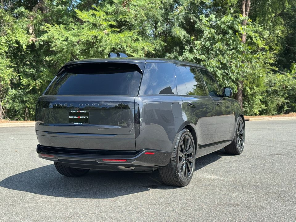 2025 Land Rover Range Rover SE P400
