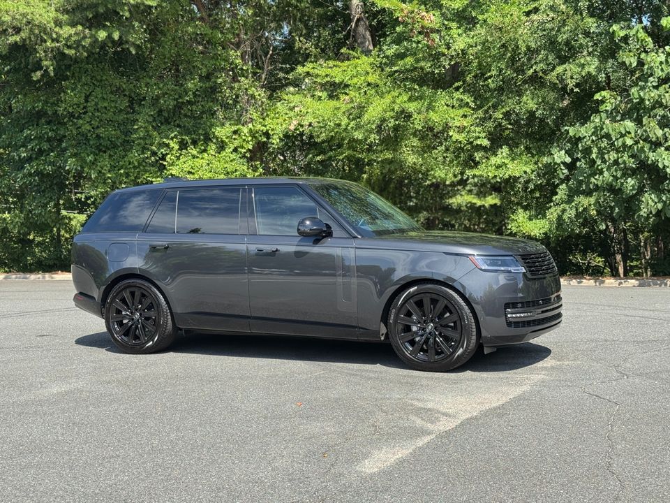 2025 Land Rover Range Rover SE P400