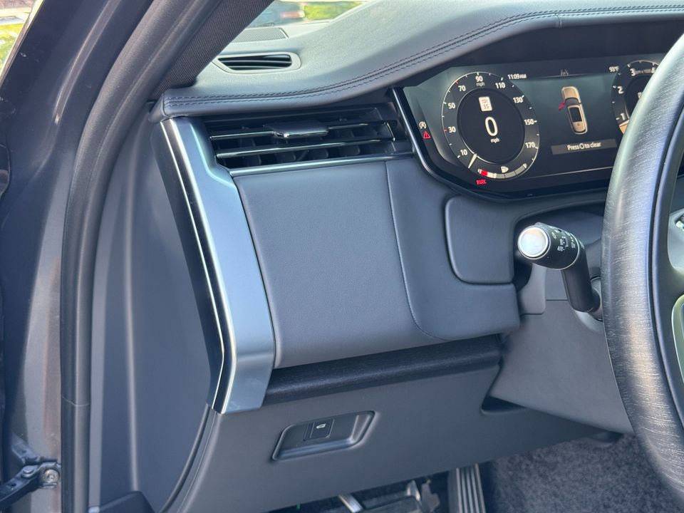 2025 Land Rover Range Rover SE P400