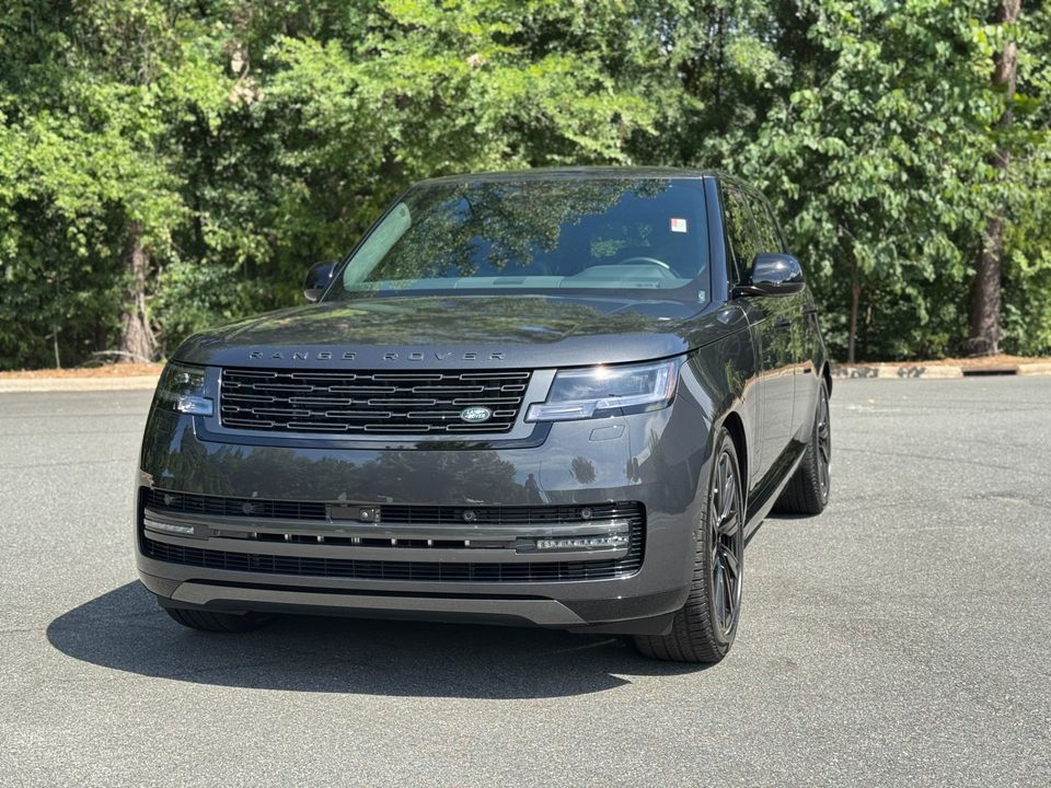 2025 Land Rover Range Rover SE P400