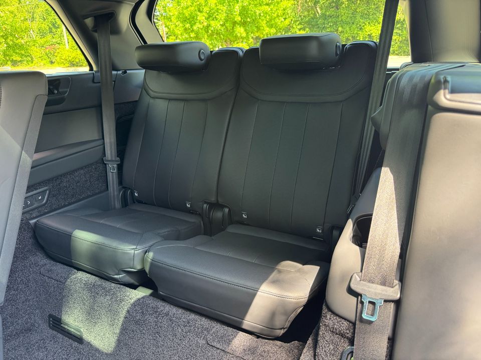 2025 Land Rover Range Rover SE P400