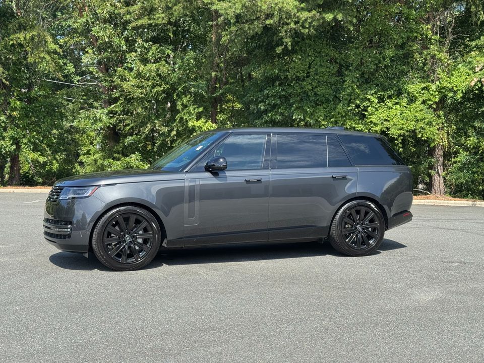 2025 Land Rover Range Rover SE P400