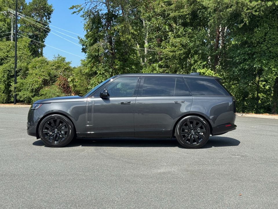 2025 Land Rover Range Rover SE P400