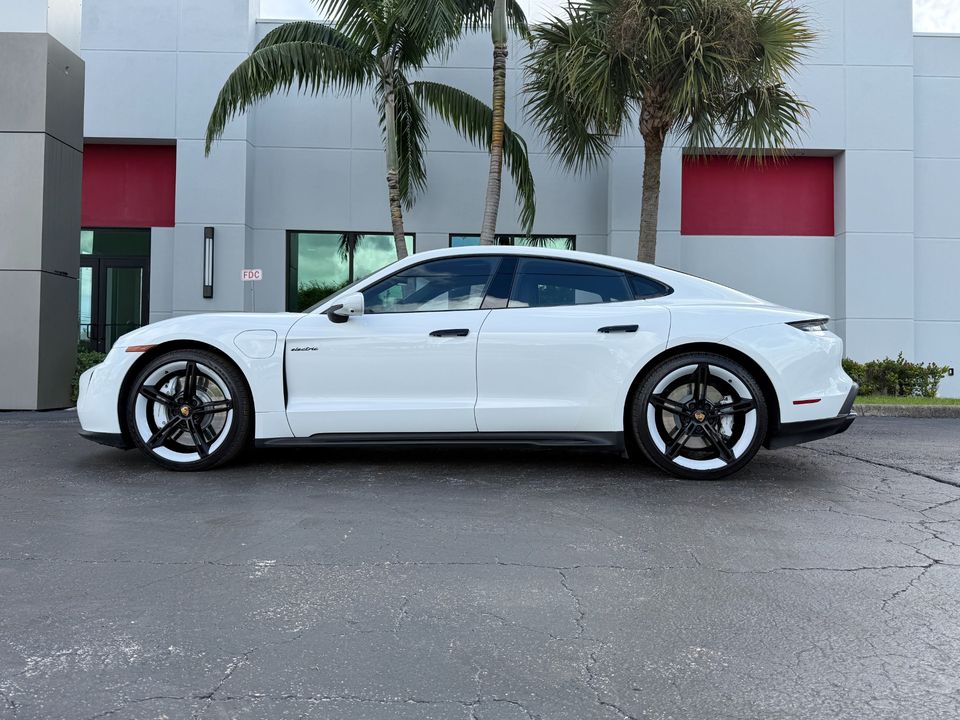 2022 Porsche Taycan