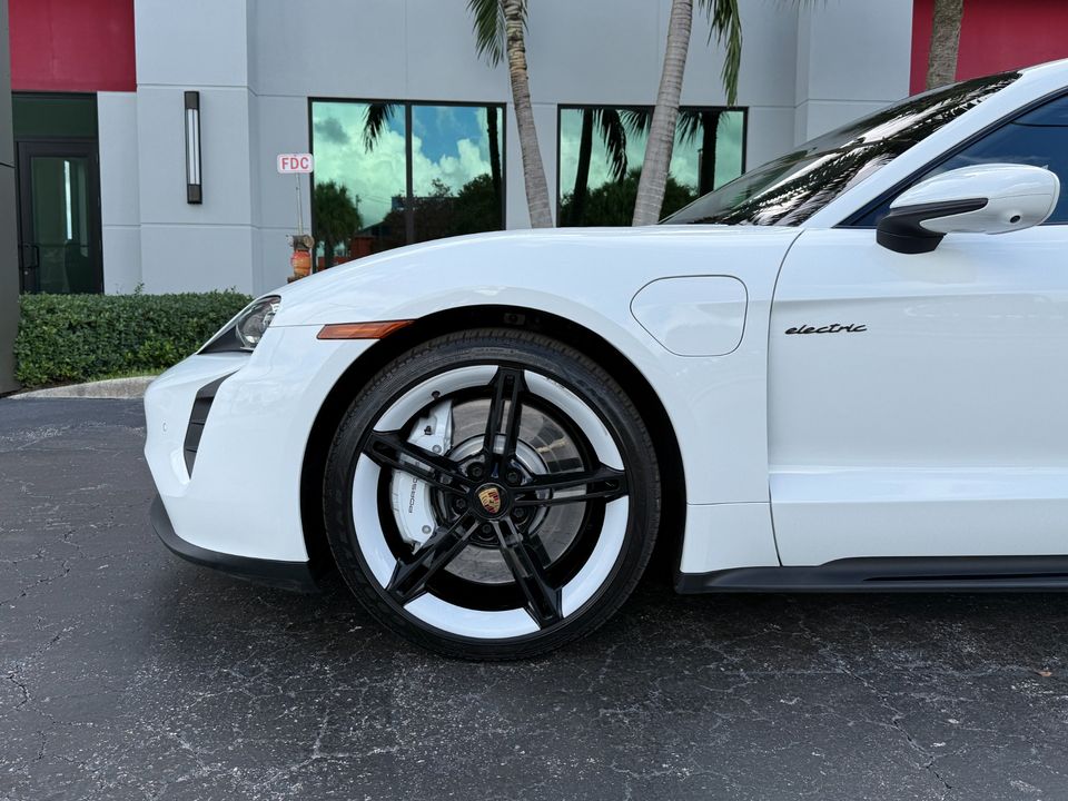 2022 Porsche Taycan
