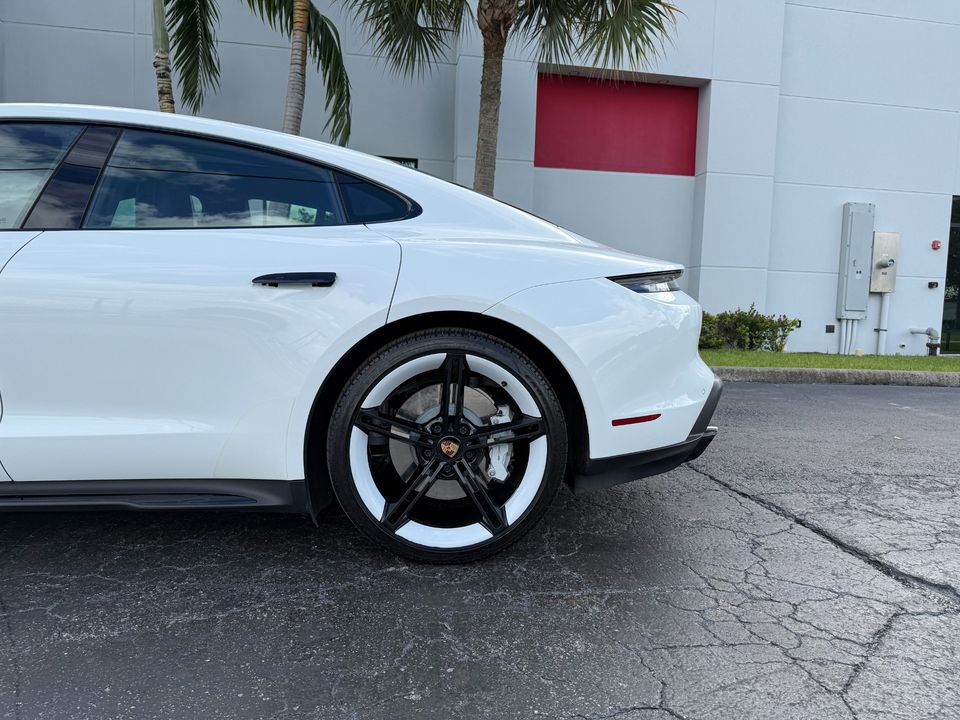 2022 Porsche Taycan
