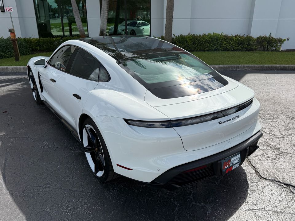 2022 Porsche Taycan
