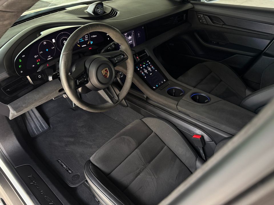 2022 Porsche Taycan