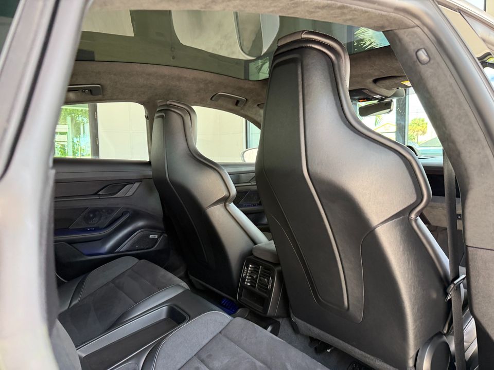 2022 Porsche Taycan