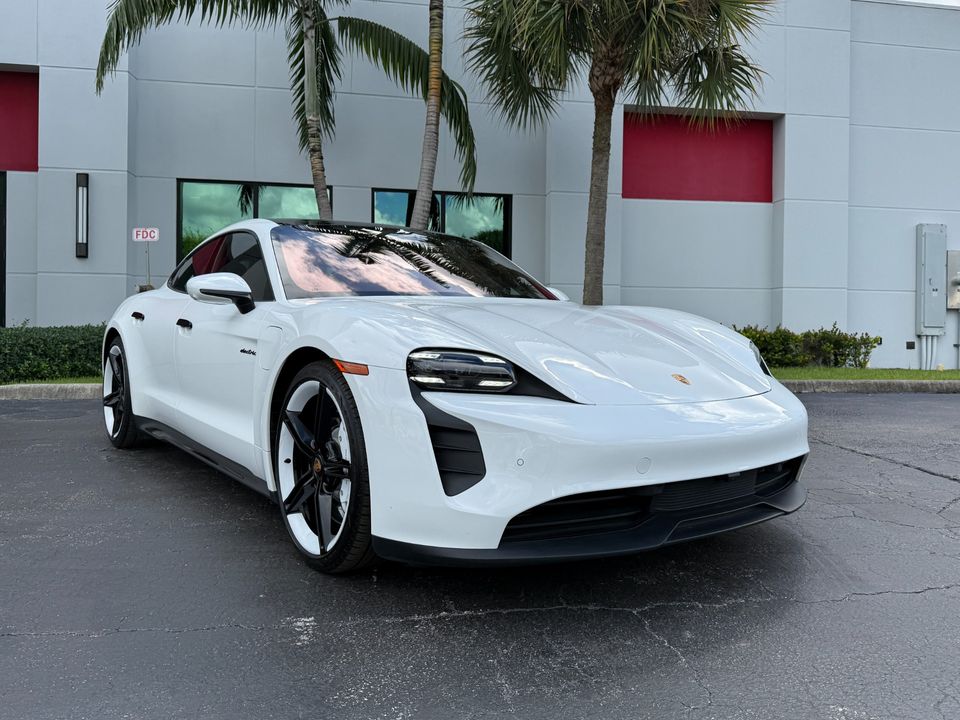 2022 Porsche Taycan
