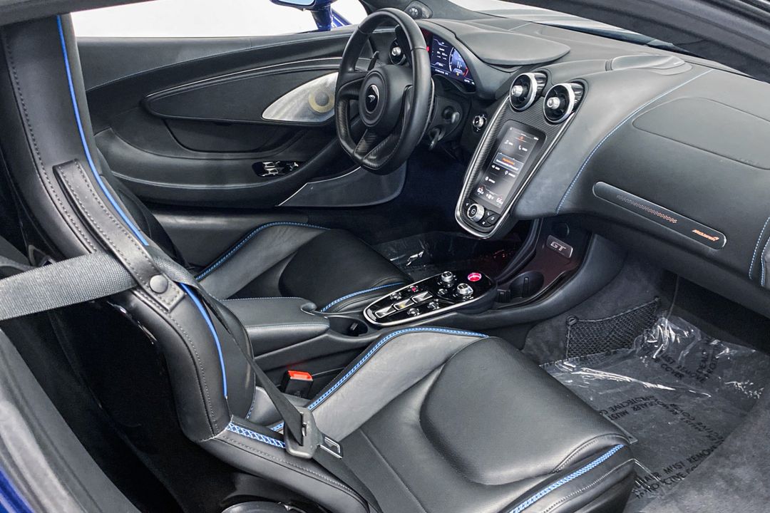 2022 McLaren GT