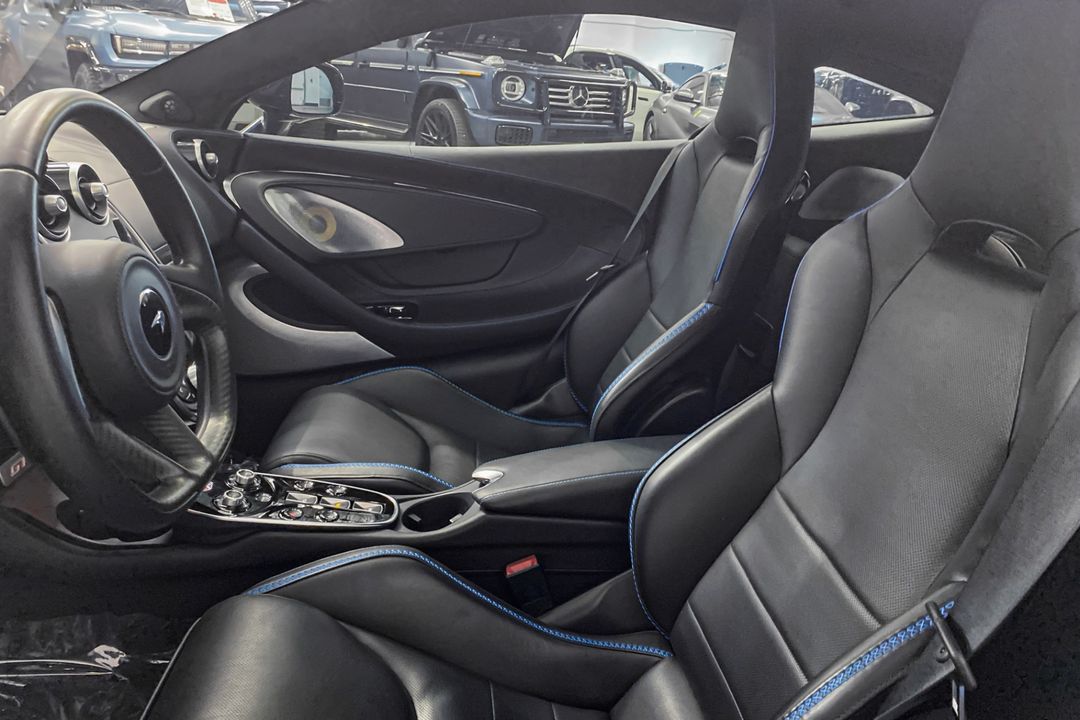 2022 McLaren GT