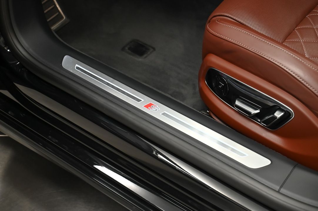 2022 Audi S8