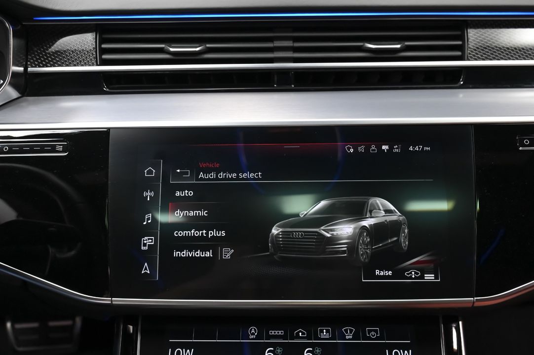 2022 Audi S8