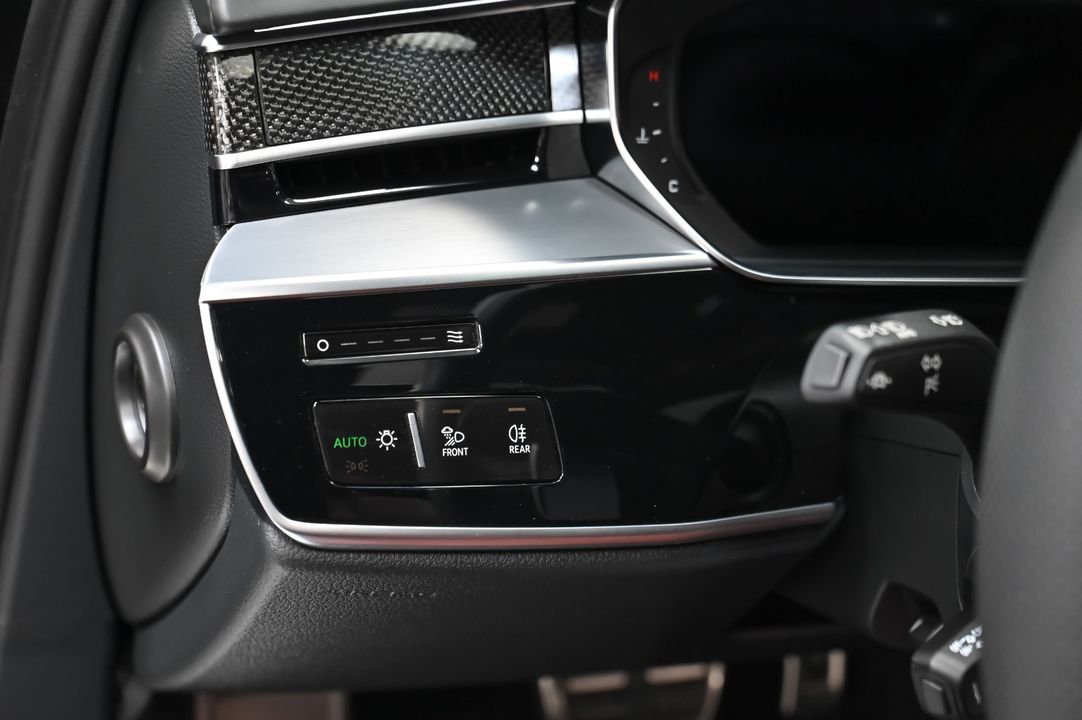 2022 Audi S8