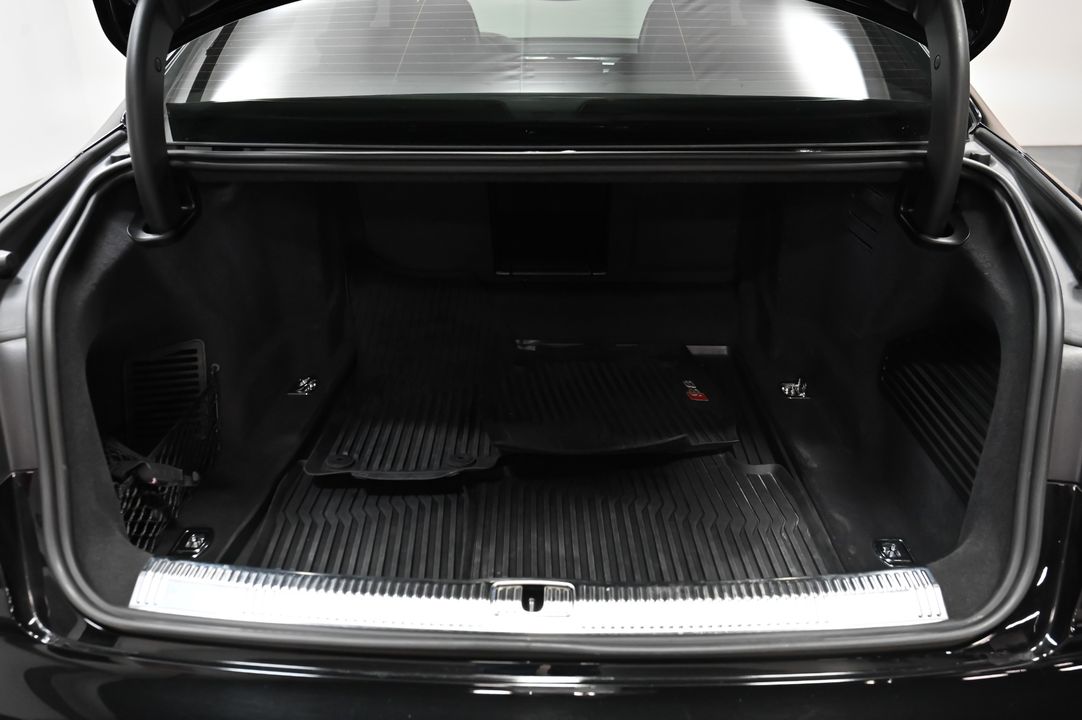 2022 Audi S8