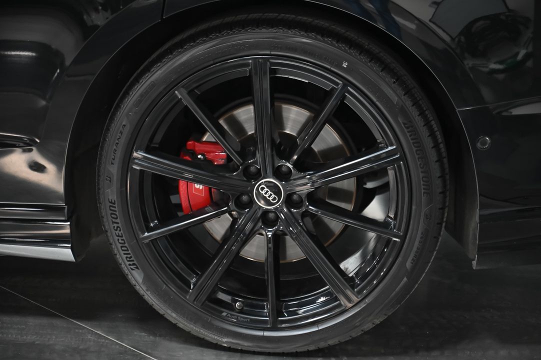 2022 Audi S8
