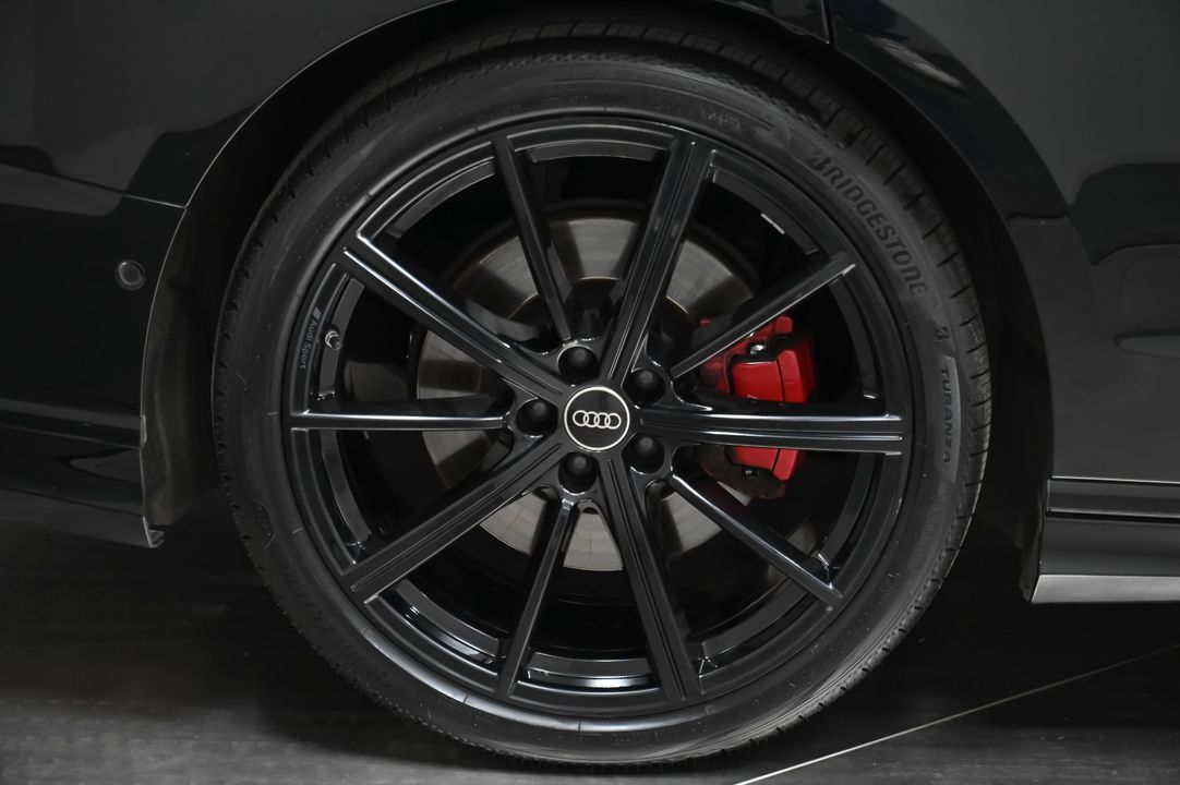2022 Audi S8
