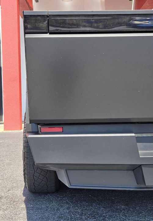 2024 Tesla Cybertruck