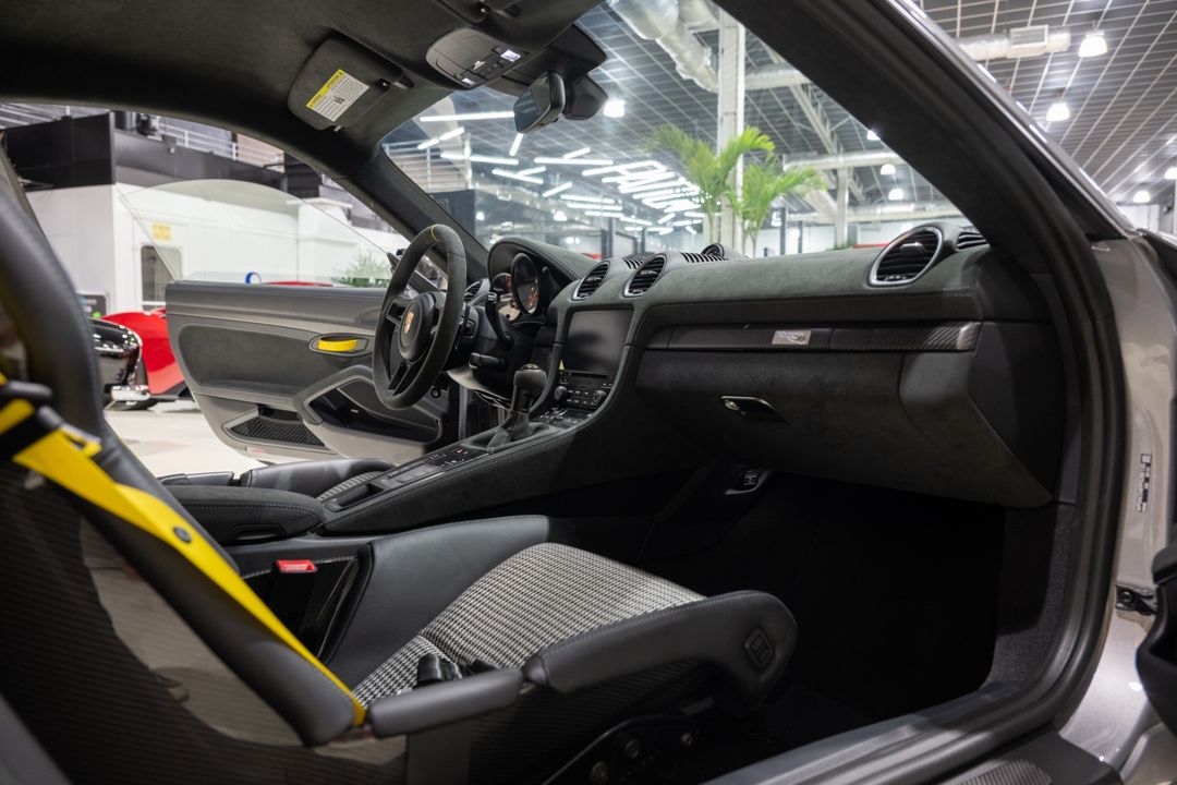 2023 Porsche 718 Cayman