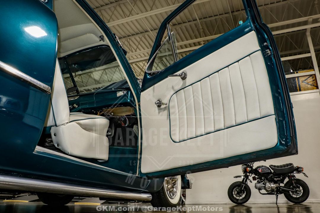 1950 Ford 2 Door Sedan