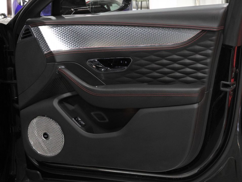 2023 Bentley Flying Spur Azure V8
