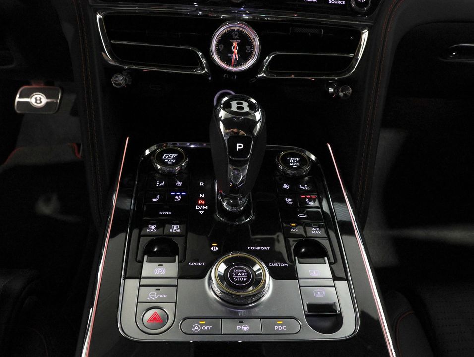 2023 Bentley Flying Spur Azure V8