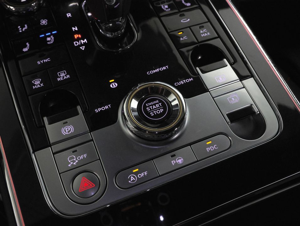 2023 Bentley Flying Spur Azure V8
