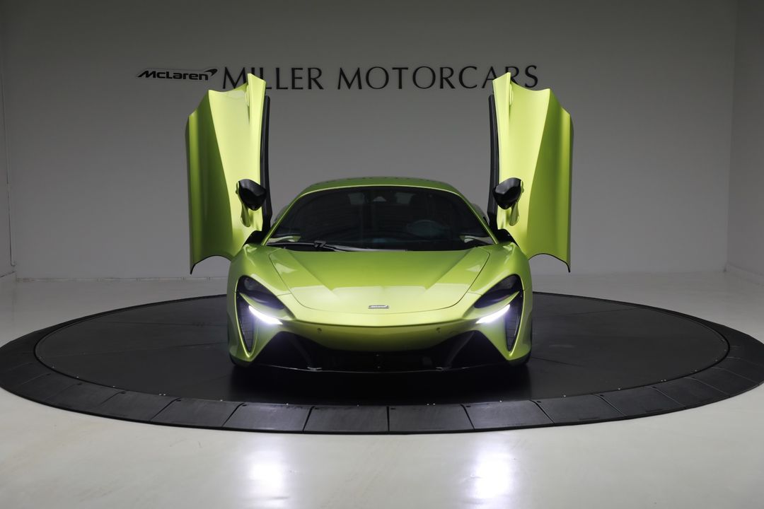 2024 McLaren Artura