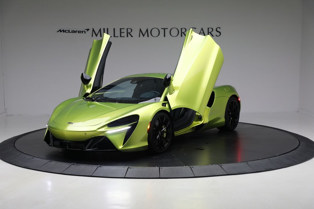 2024 McLaren Artura