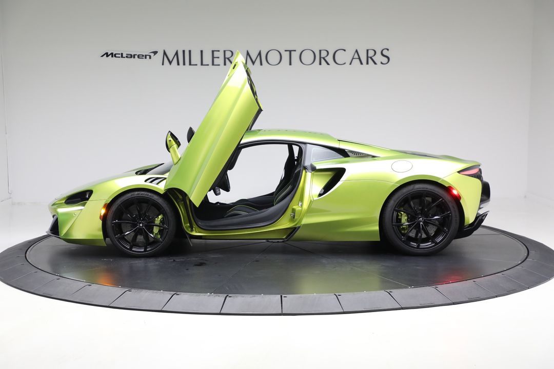 2024 McLaren Artura