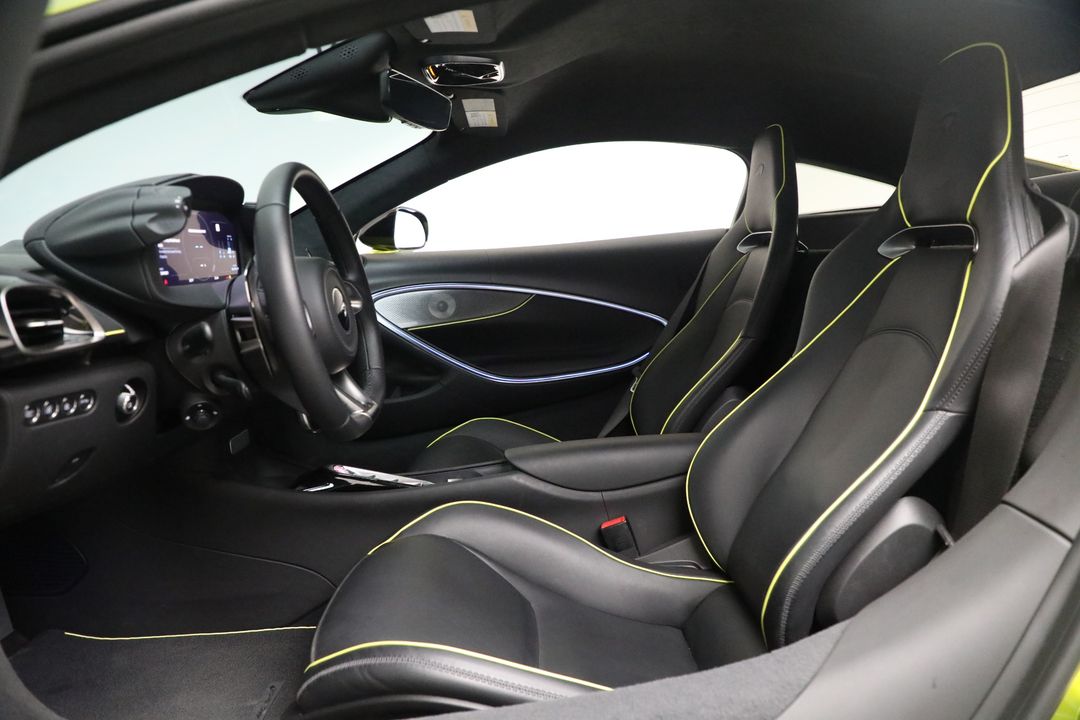 2024 McLaren Artura