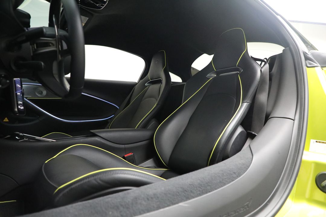2024 McLaren Artura