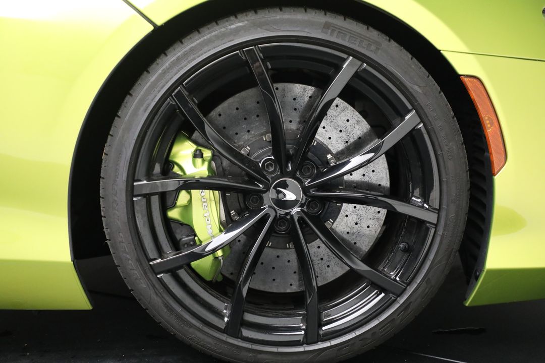 2024 McLaren Artura