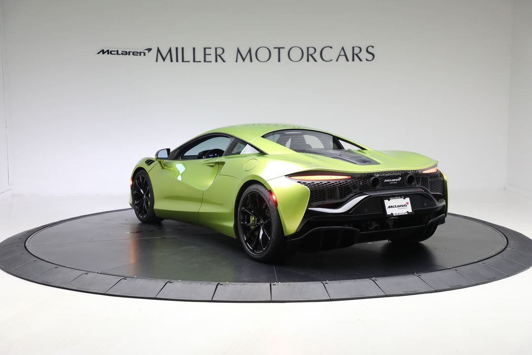 2024 McLaren Artura