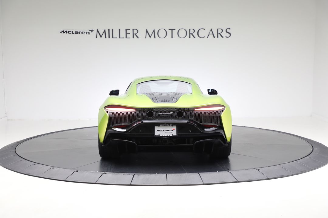 2024 McLaren Artura