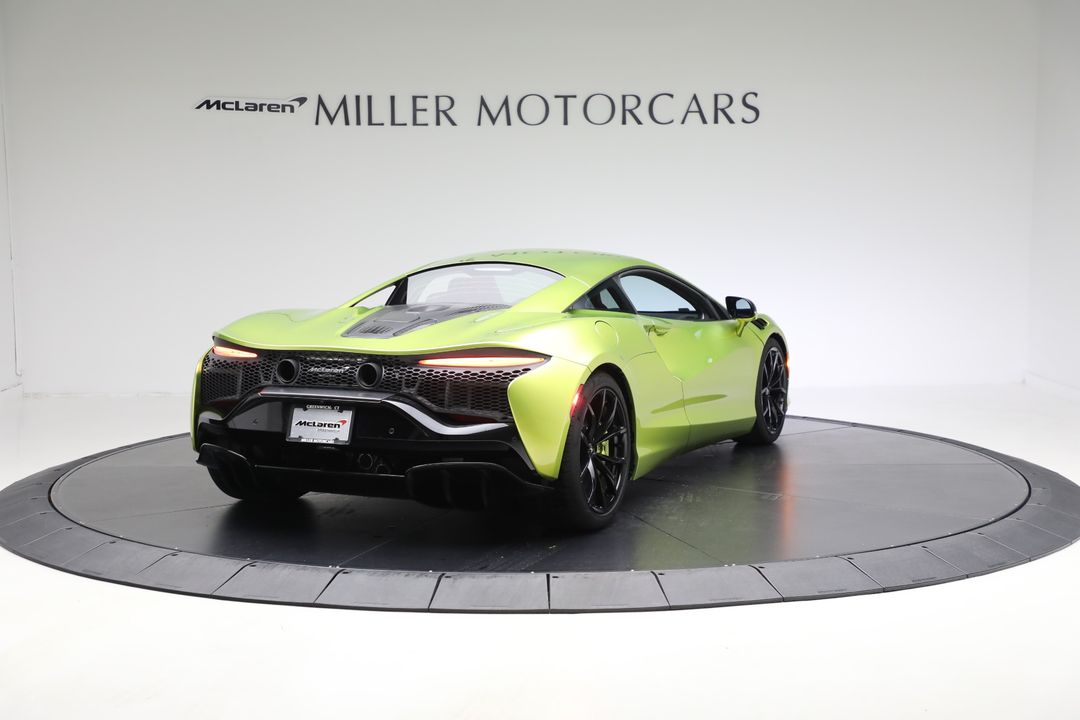 2024 McLaren Artura
